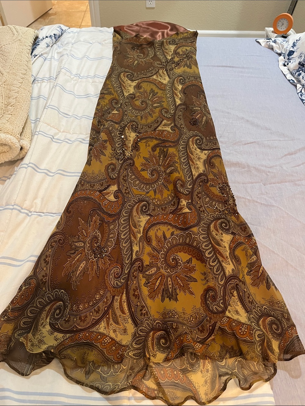 Laundry By Shelli Segal Paisley Maxi Dress in Mustard and Brown - Picture 4 of 6